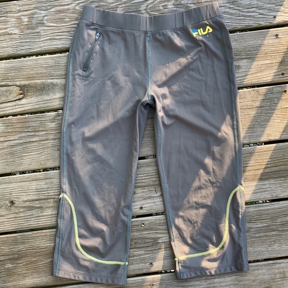 ⚜️Fila Workout Outfit! Tank Top & Matching Capris! - Picture 7 of 11